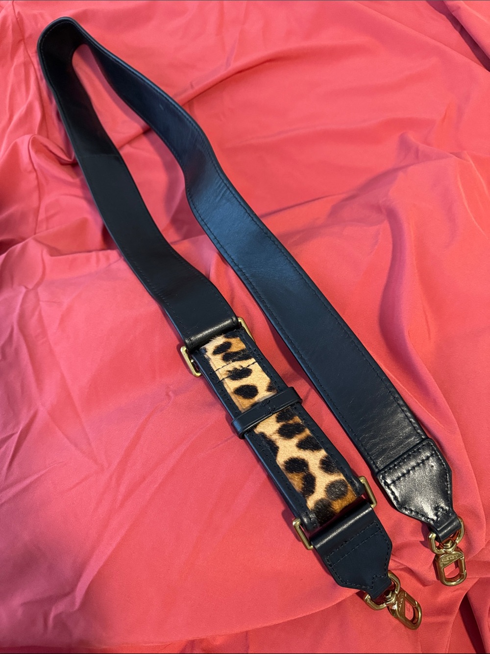Leopard Print Adjustable Bag Strap with Black Trim - Picture 2 of 3